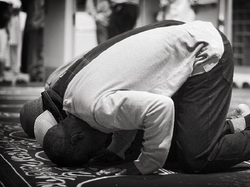 Learn how to pray Islam Muslims prayer salah newmuslimessentials.com
